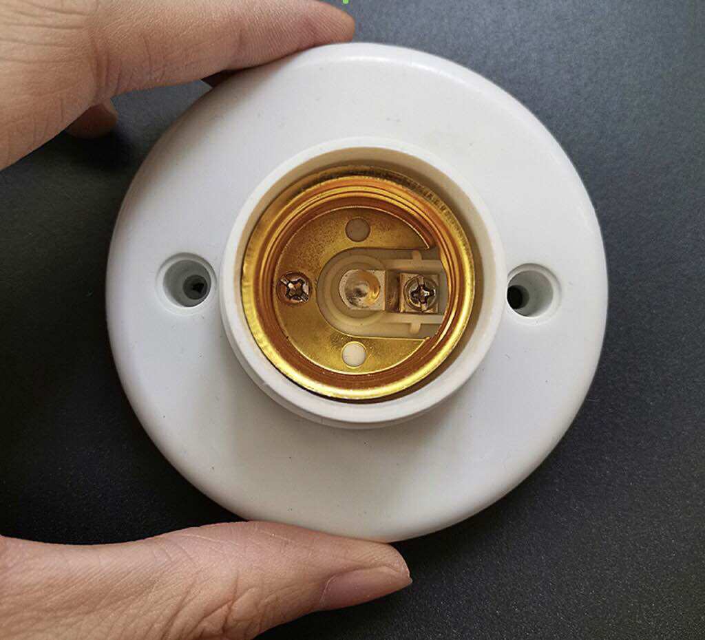 Đui xoáy kiểu ốp trần E27