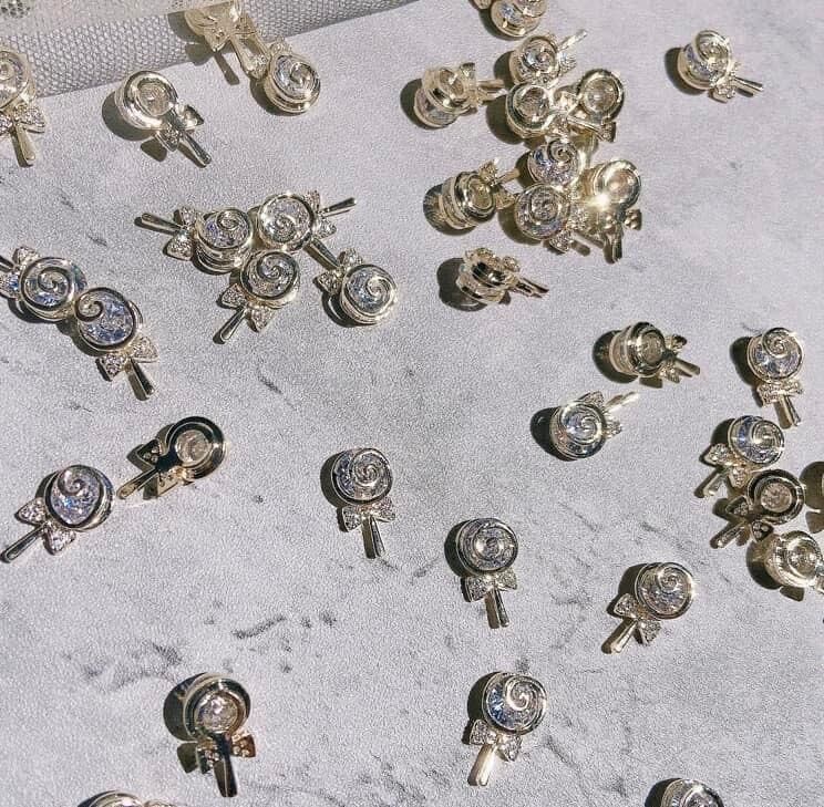 Charm kẹo mút đá cao cấp( giá 1 chiếc)
