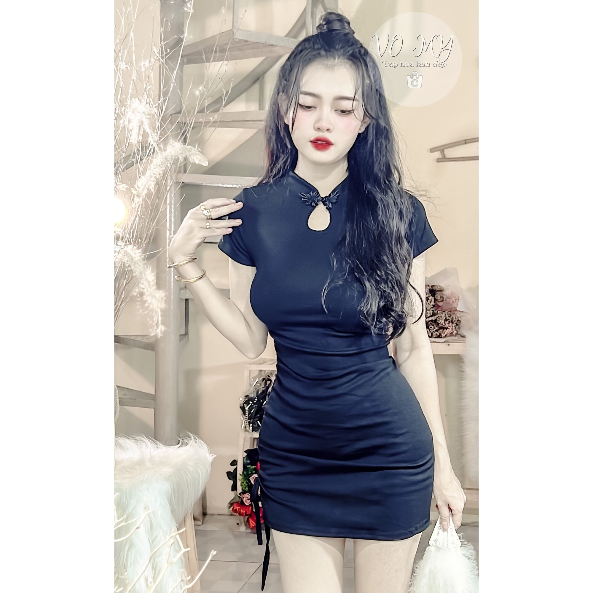 Đầm body cổ tàu rút dây