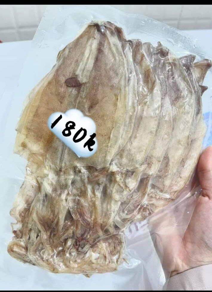 khô mực lớn giá siêu rẻ 8con(gần 250g)