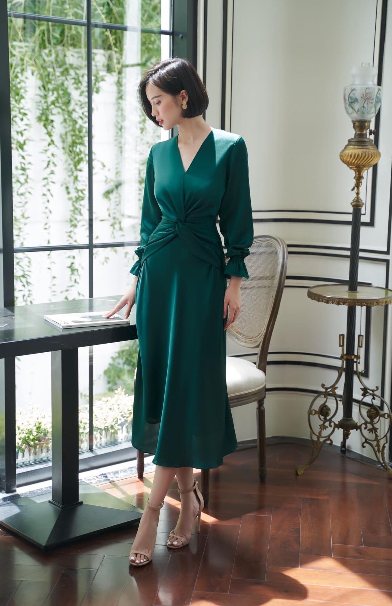 Đầm lụa cao cấp tay dài xoắn eo màu xanh (ELSA)