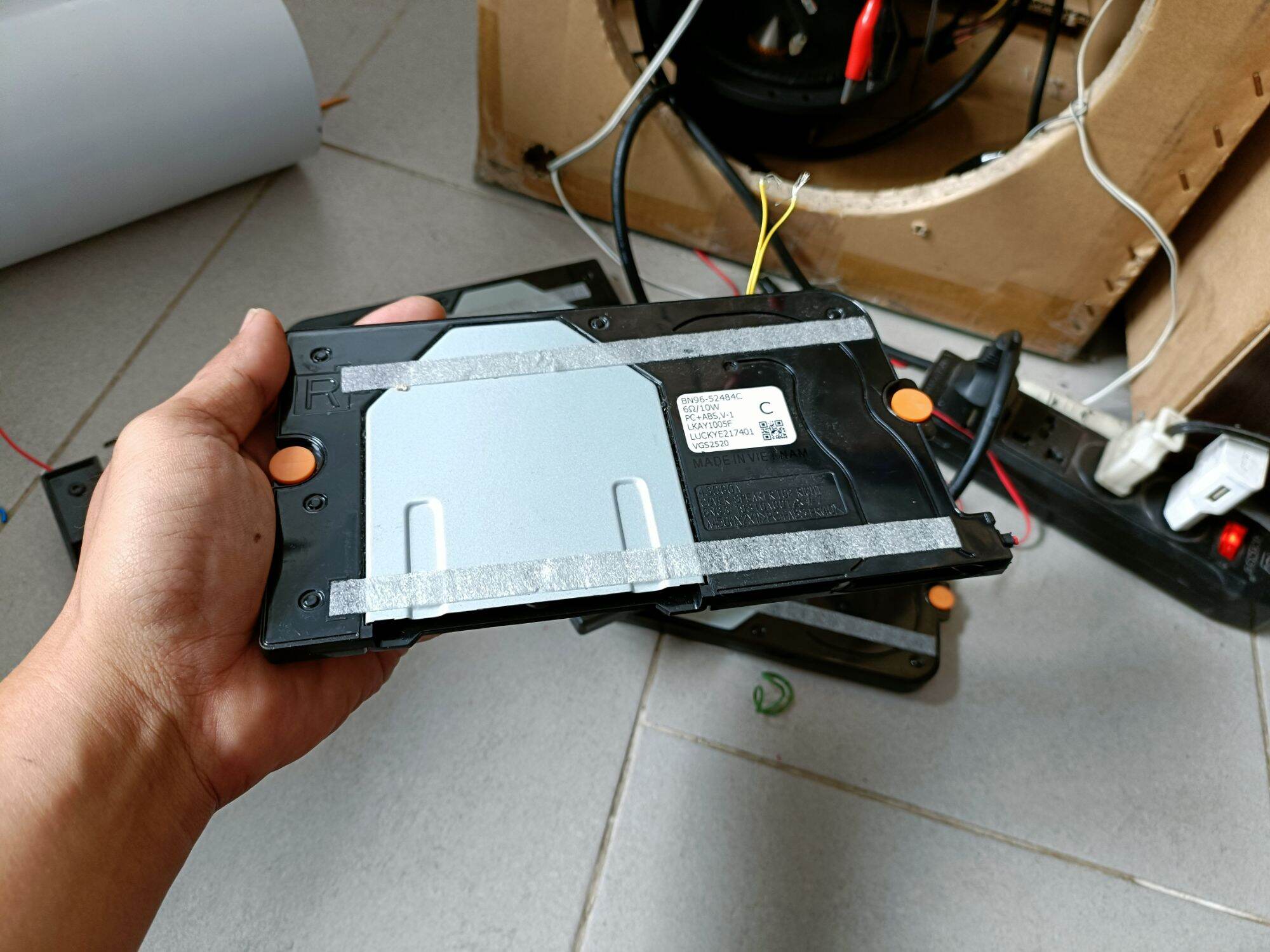Loa từ neo toàn dải mỏng tháo tivi còn đẹp hát tốt