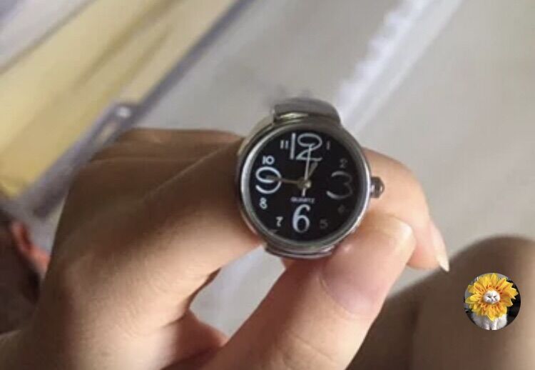 Nhẫn đồng hồ chạy kim sẵn pin