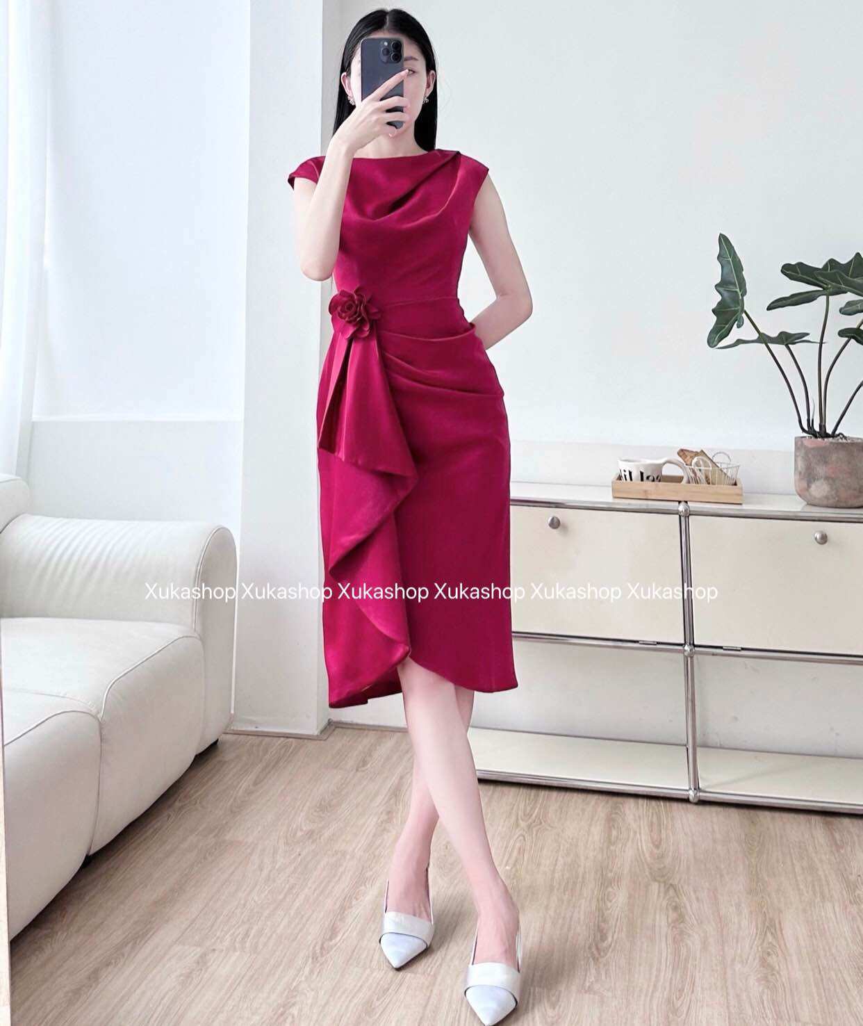 Đầm body dự tiệc chất lụa satin xẻ tà sang chảnh