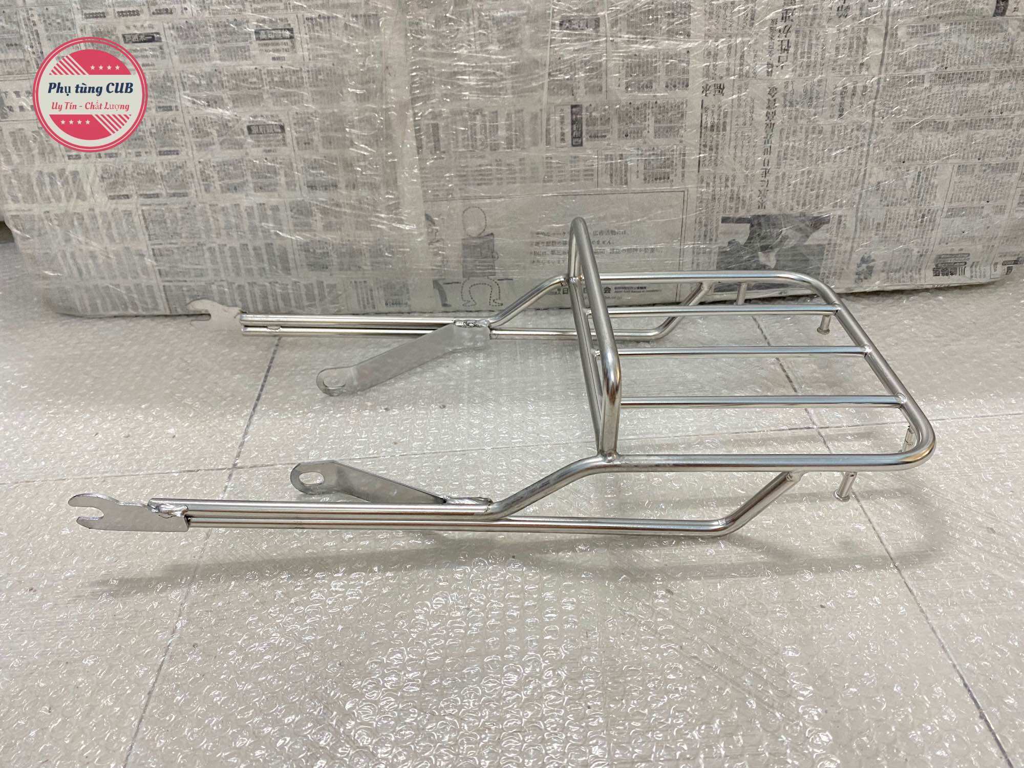 Baga đuôi có tay xách cho xe cub ( chất liệu inox )