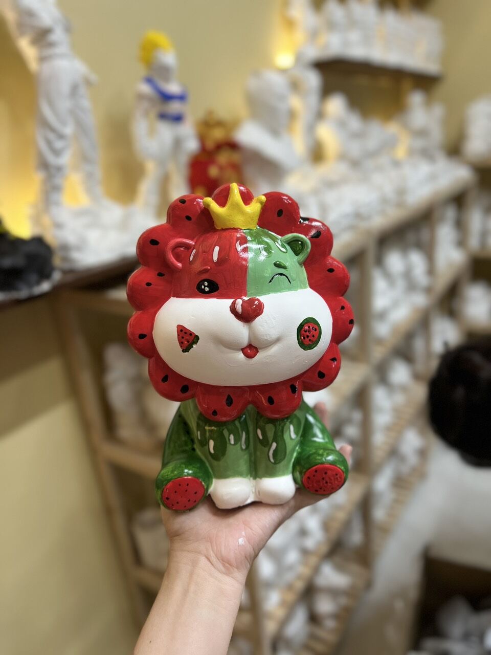 Sơn xịt bóng tô tượng