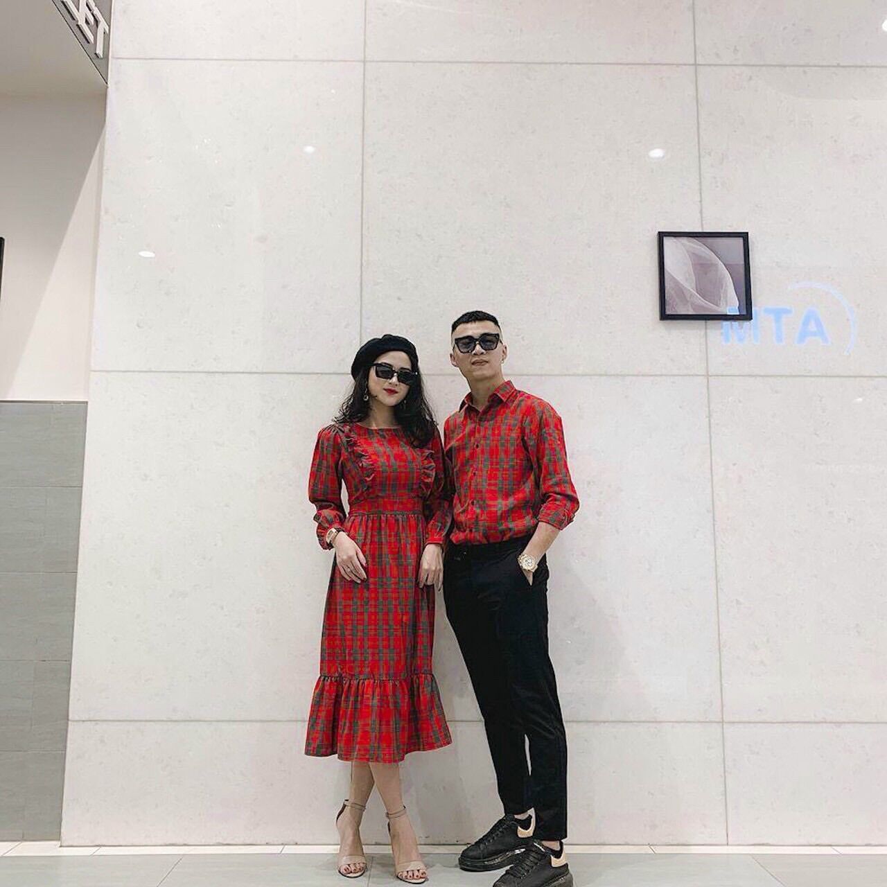 Set đồ đôi nam nữ caro đỏ form ôm tay dài, đuôi cá