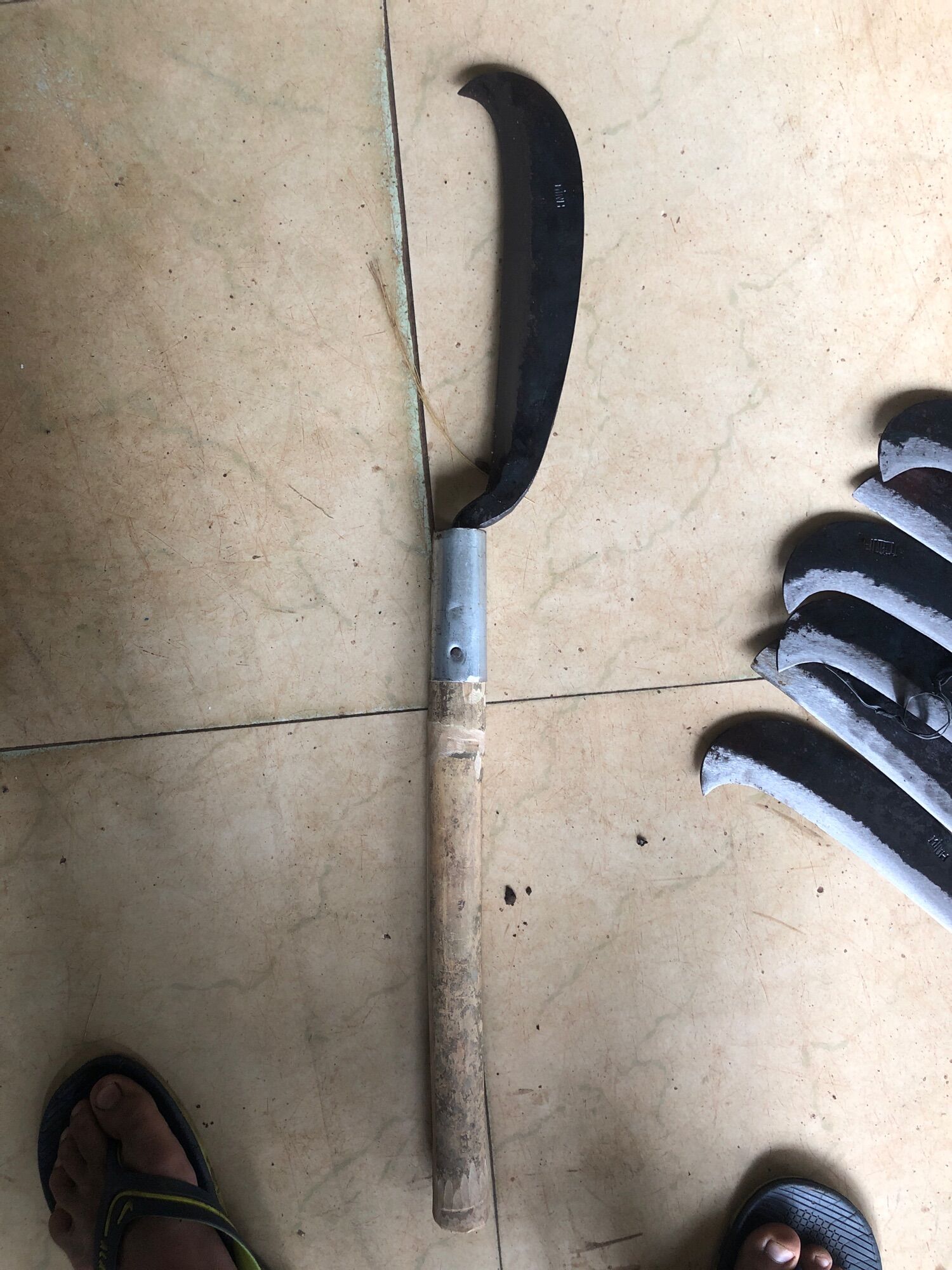 Dao rửa chặt nhíp xe