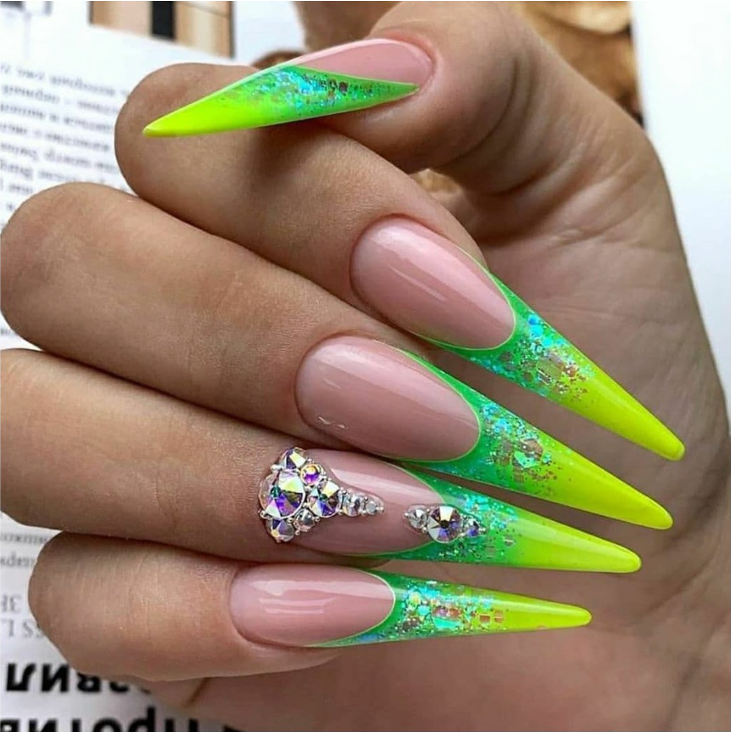 khay đá đính móng , đá chân lưới nail 16 khía trang trí móng ( đủ màu sắc )