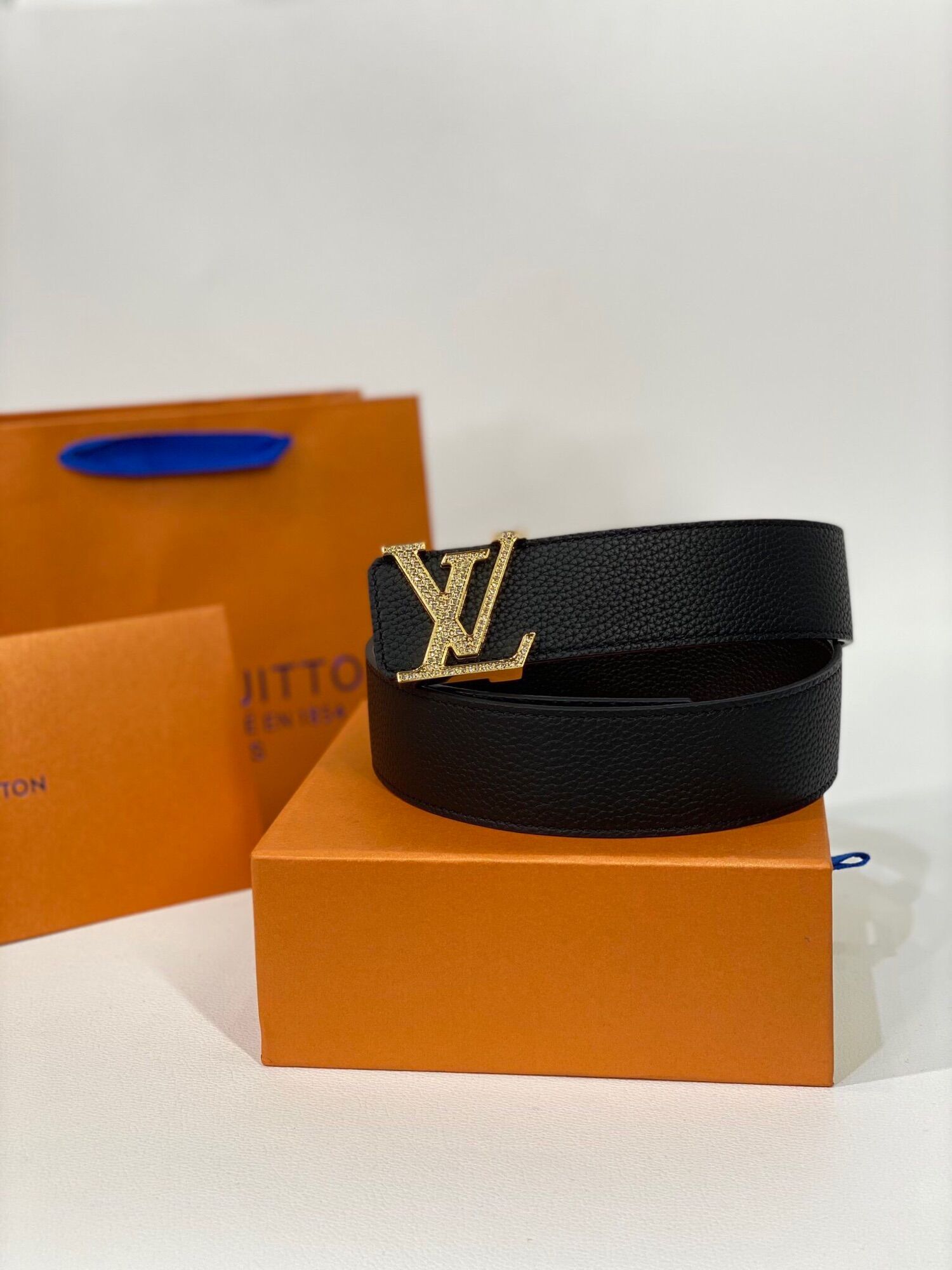 🔥 HOT🔥Thắt lưng nam 𝕃𝕠𝕦𝕚𝕤 𝕍𝕦𝕚𝕚𝕥𝕠𝕟 mặt đính đá fullbox