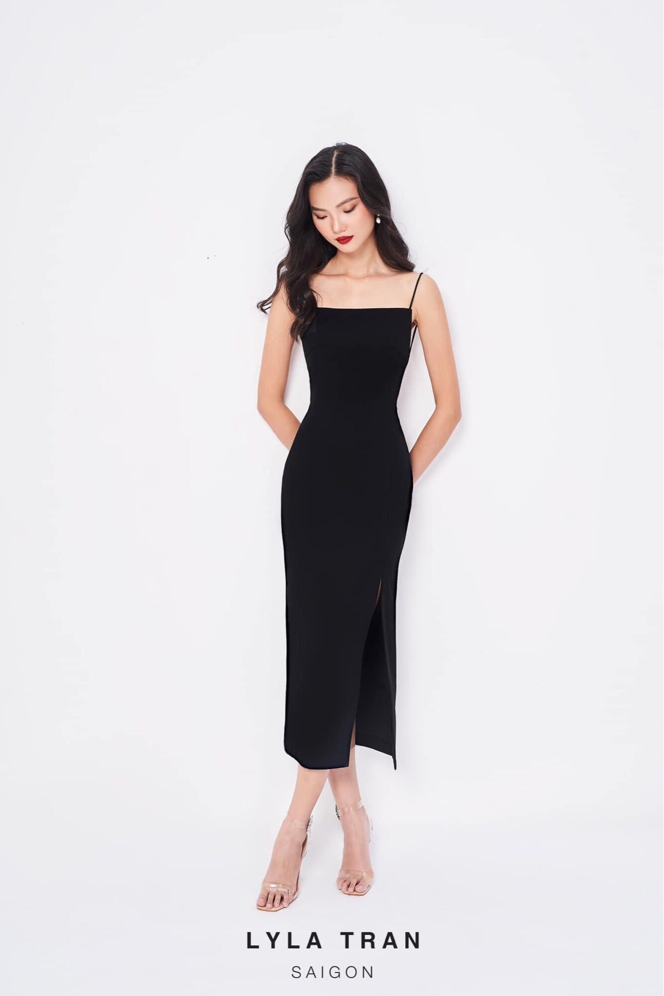 Đầm 2 dây hở lưng đi tiệc màu đen (AMORE)