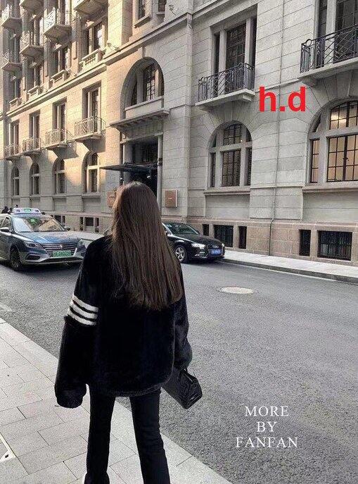 Áo  khoác lông tay  vach
Lông dày đẹp
