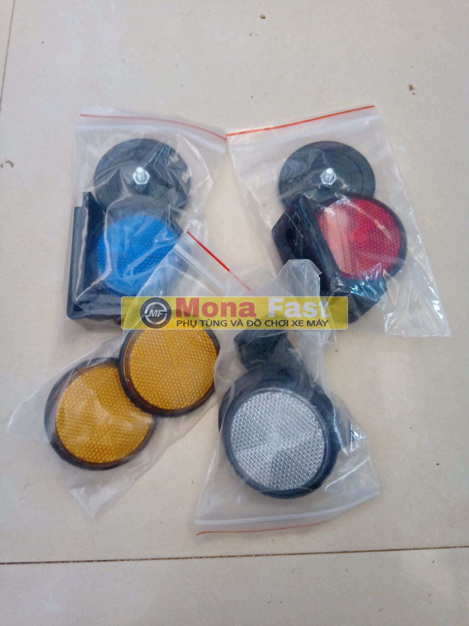 Mắt mèo phản quang gắn biển số xe máy