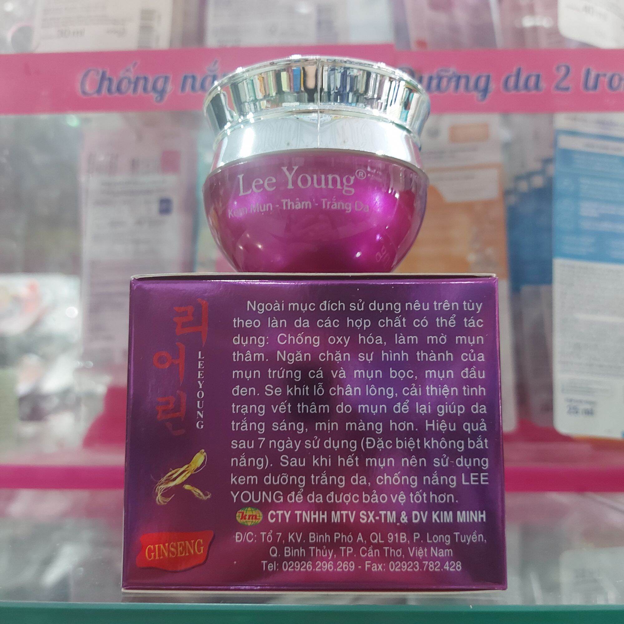 KEM MỤN THÂM TRẮNG DA  LEE YOUNG