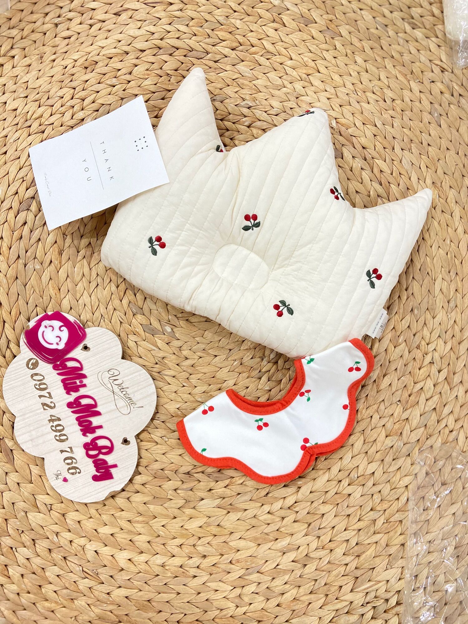 Gối vương miện hàn quốc DOTTODOT & MALOLOTTE