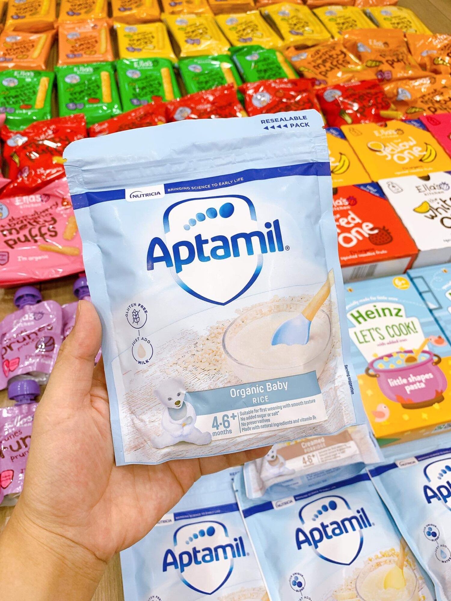 Bột ăn dặm Aptamil UK cho bé từ 4m+