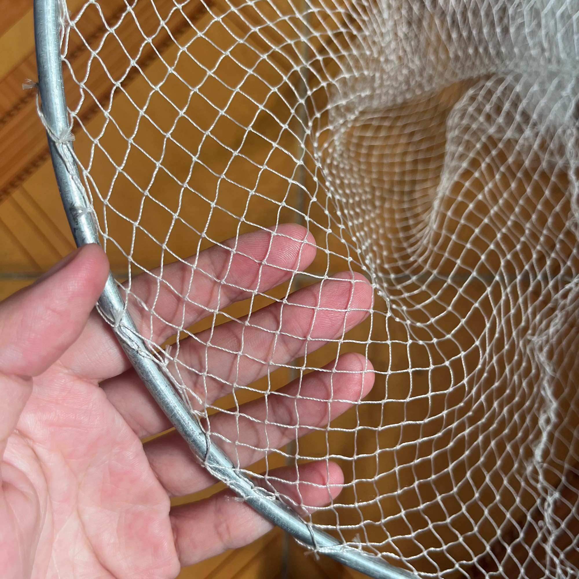 Vợt tròn vớt cá cán gỗ đường kính 34cm