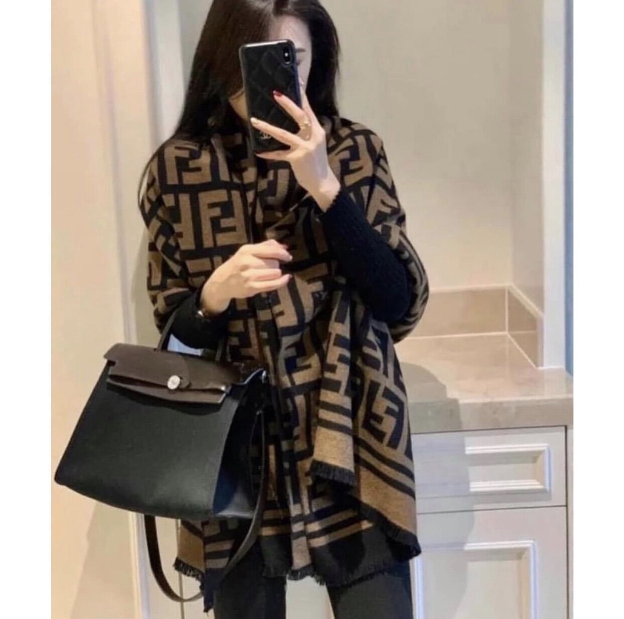 Khăn dạ Fendi