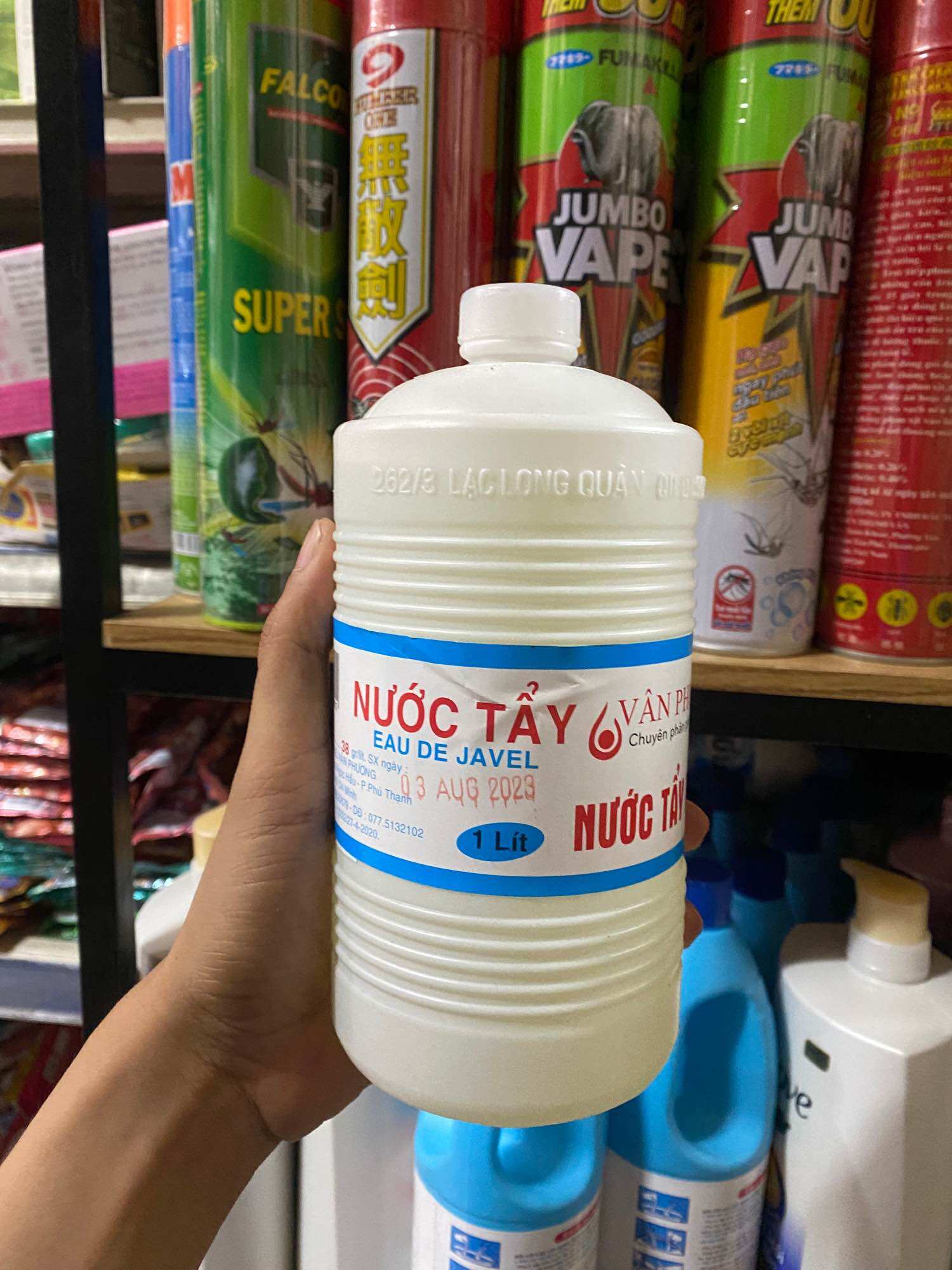 Tẩy quần áo vân phương