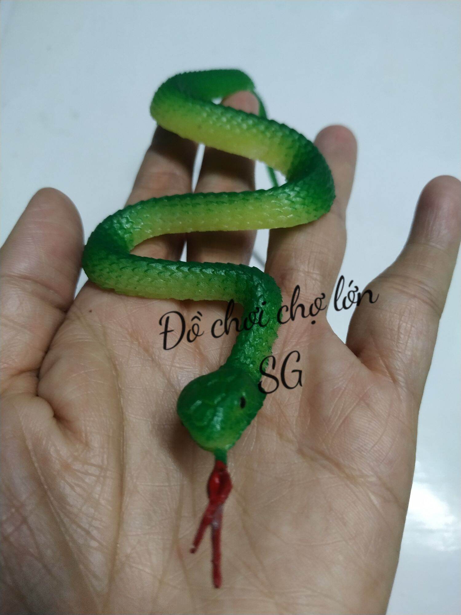 Đồ chơi rắn nhựa bằng cao su