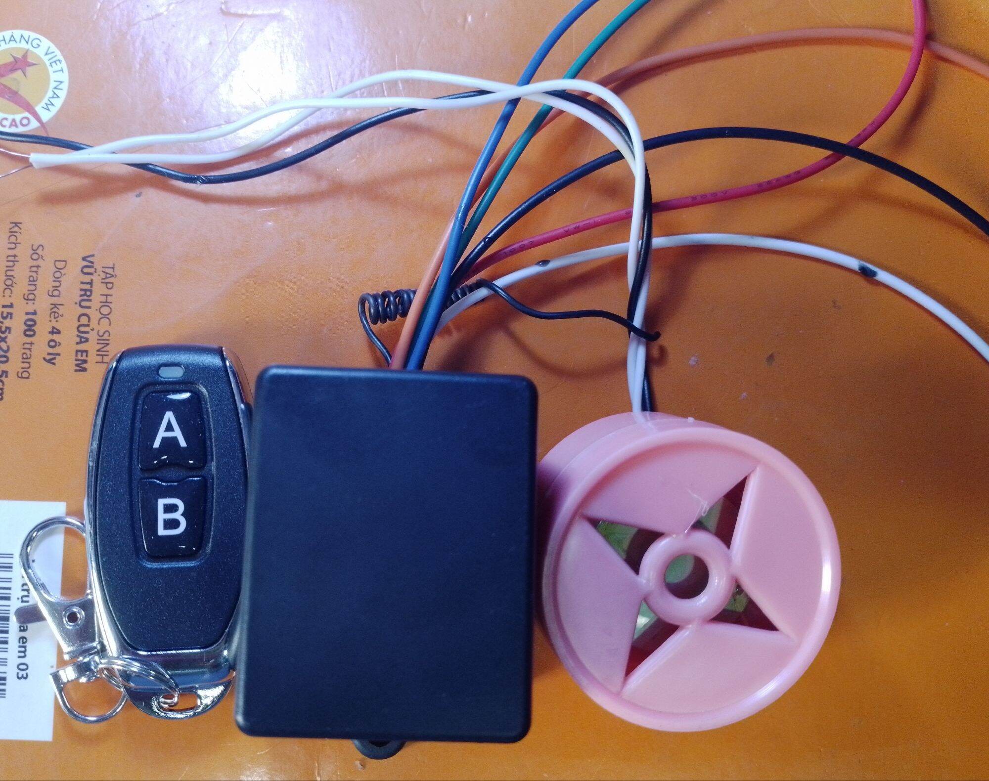 Tìm xe trong bãi, remote 2 nút, 2 chế độ