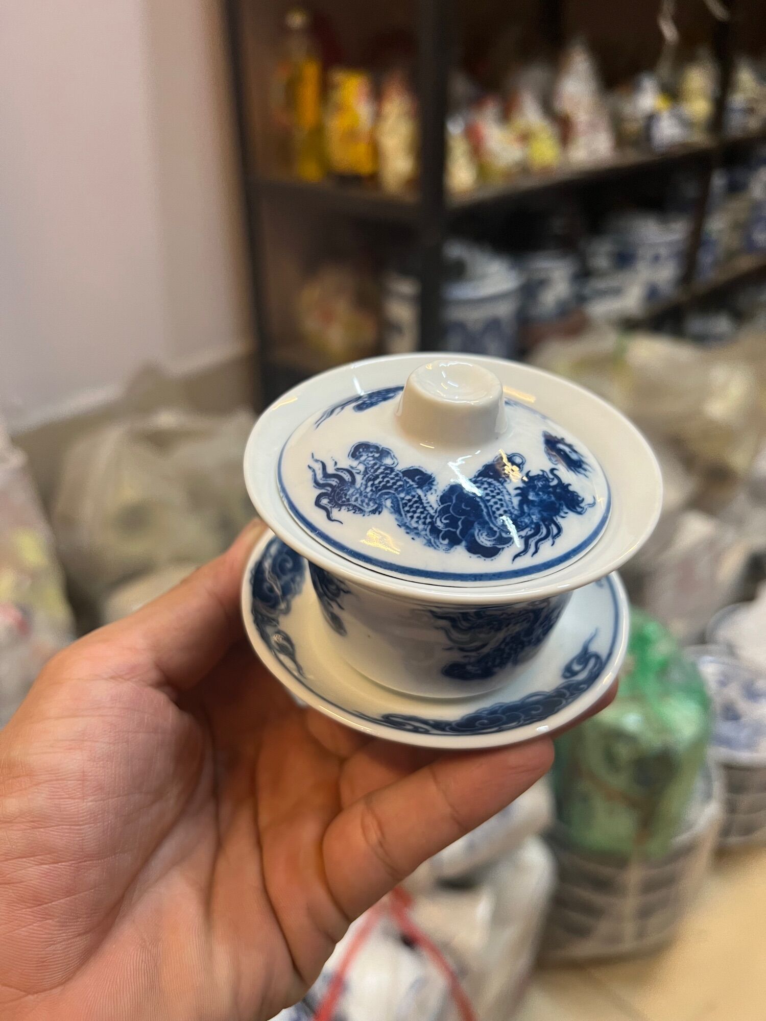Bát sâm, chén nước thờ men lam