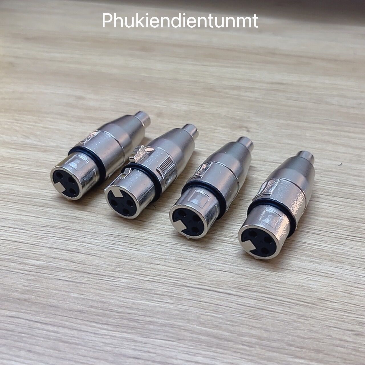Rắc canon đực/ cái ra av