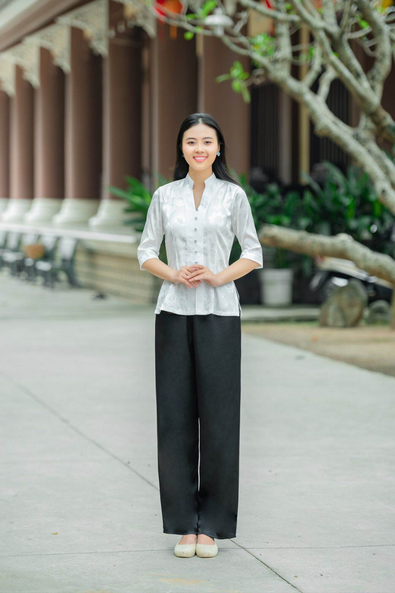 Đồ Lam Đi Chùa # Mẫu Bà Ba Gấm Cổ Trụ