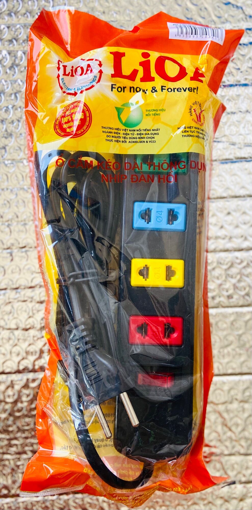 Ổ cắm điện 4 lỗ Lioa