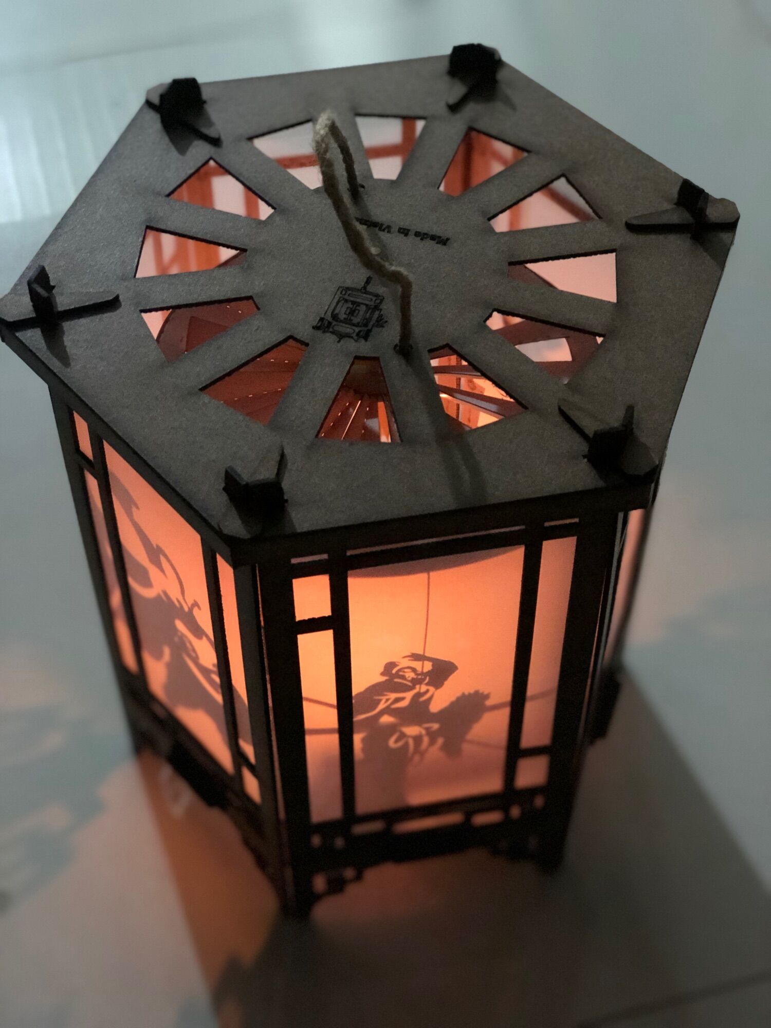 Đèn kéo quân gỗ xài nến chiều cao 24cm