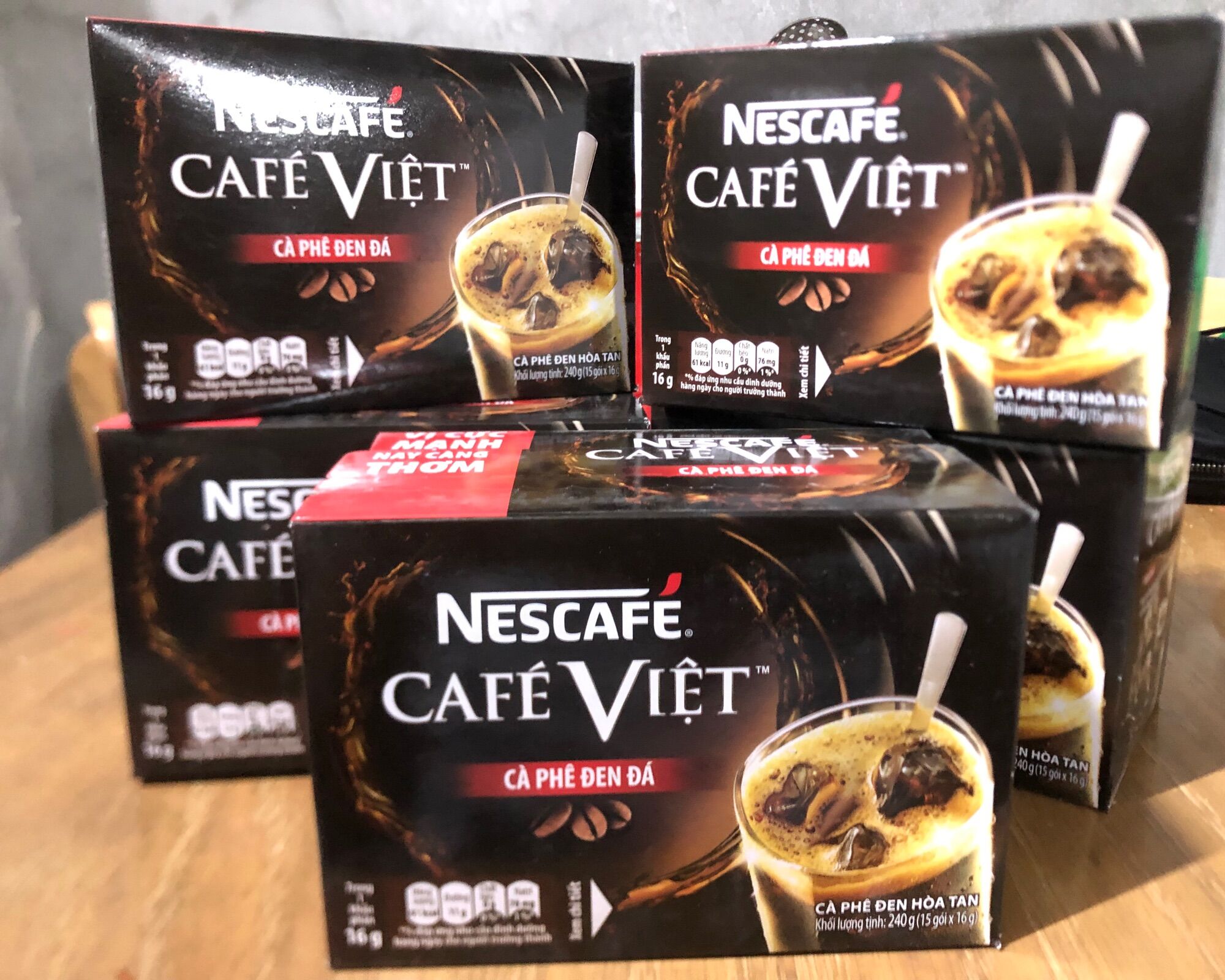 Nescafe cà phê đen đá - hộp 15 gói x16g