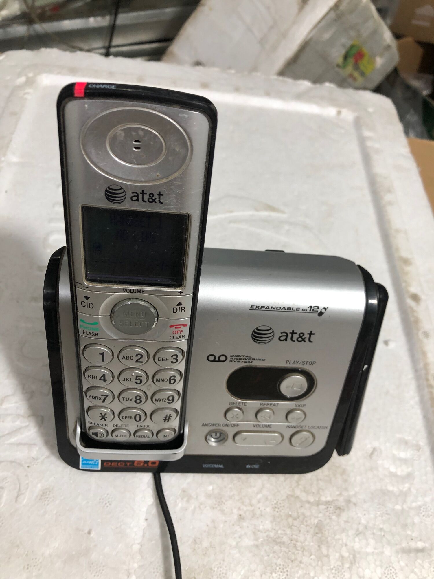 Điện thoại mẹ bồng con AT&T