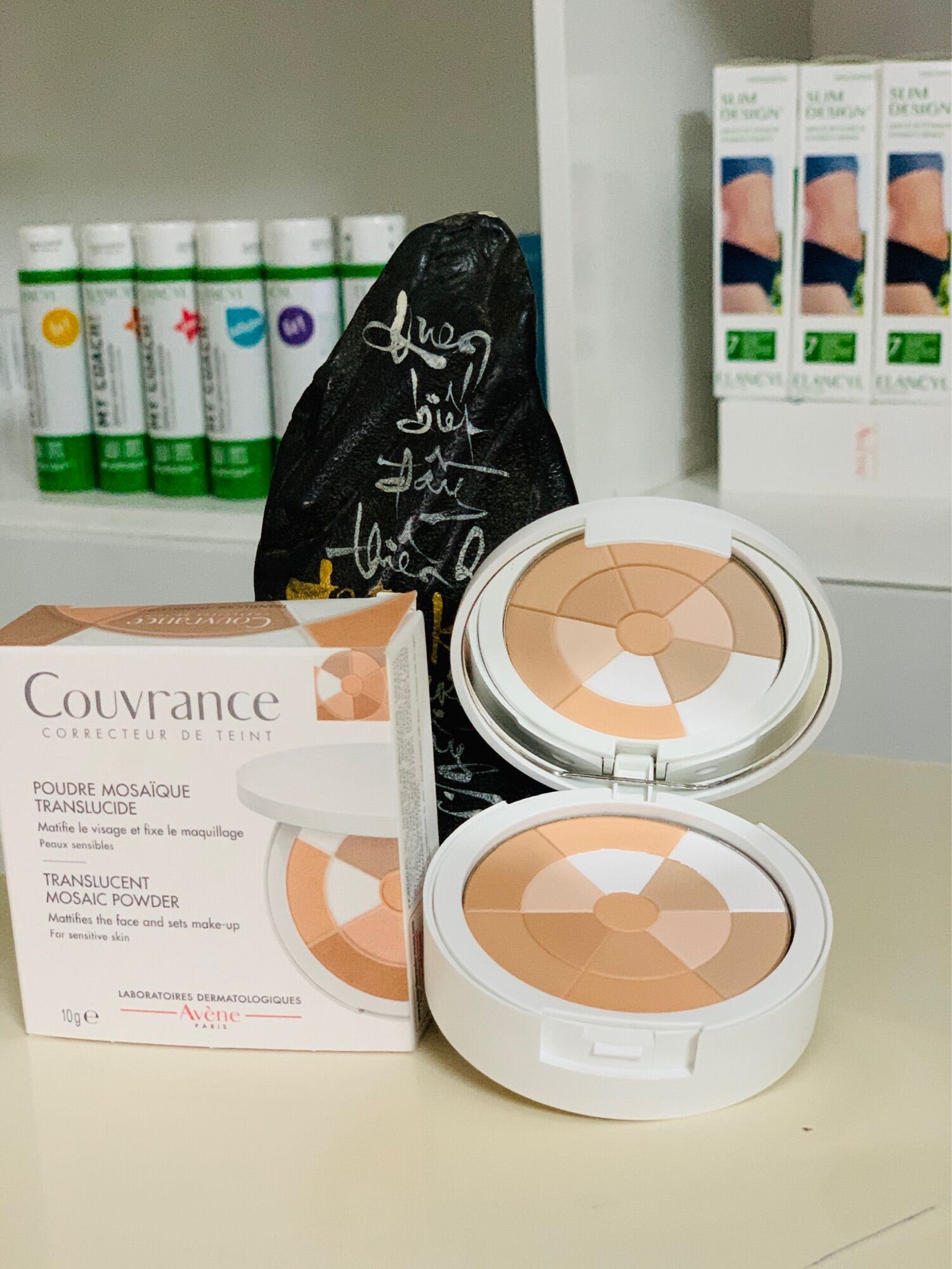 Phấn phủ Couvrance Translucent Mosaic Powder sáng đều màu da