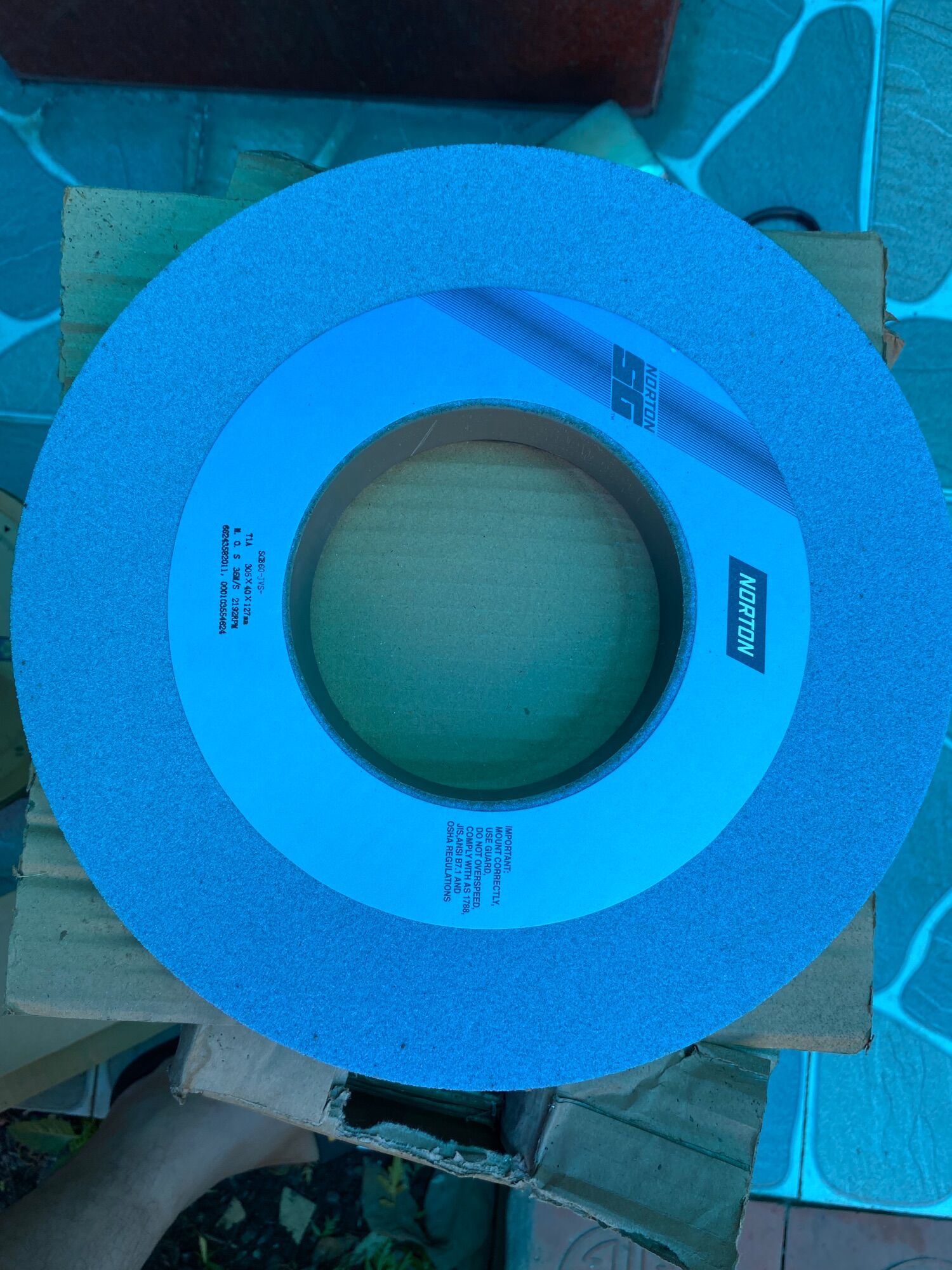 Đá mài phẳng cơ khí Norton 305x40x127 mm girt 60 loại hạt SGB ceramic nhôm oxit màu xanh dương