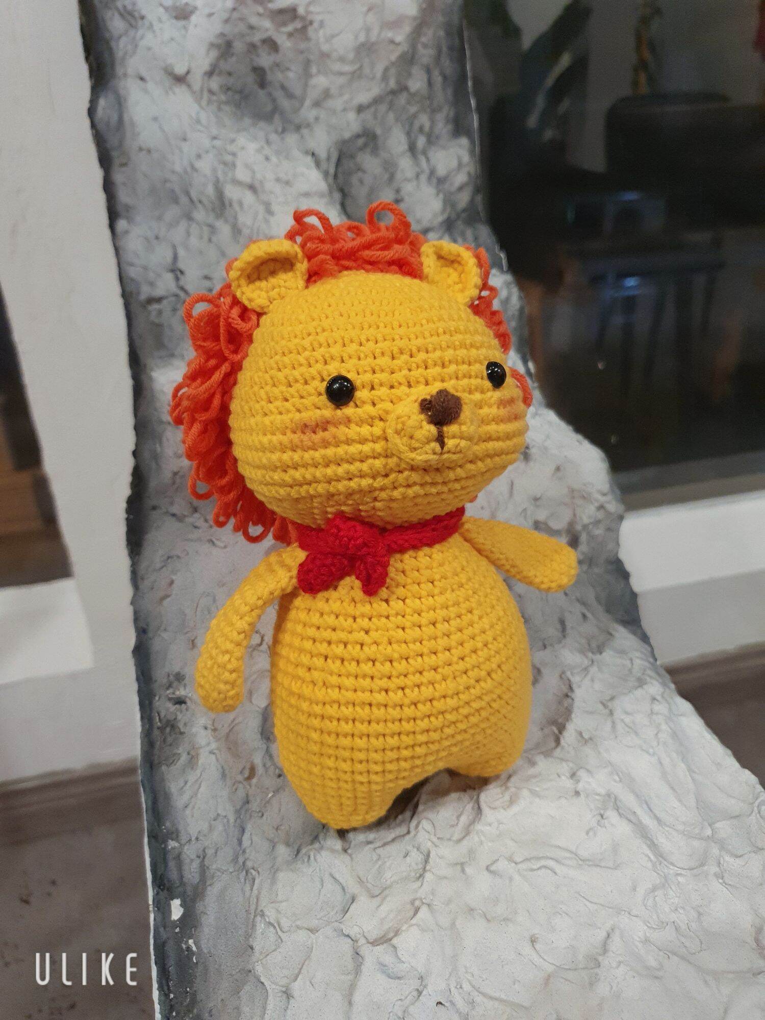 Sư tử móc len - Lion