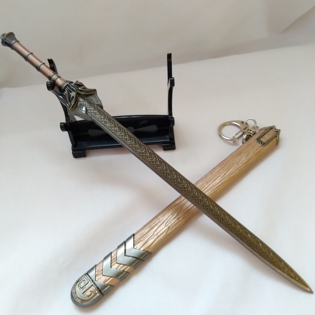 Mô hình Kiếm Thánh 22cm.