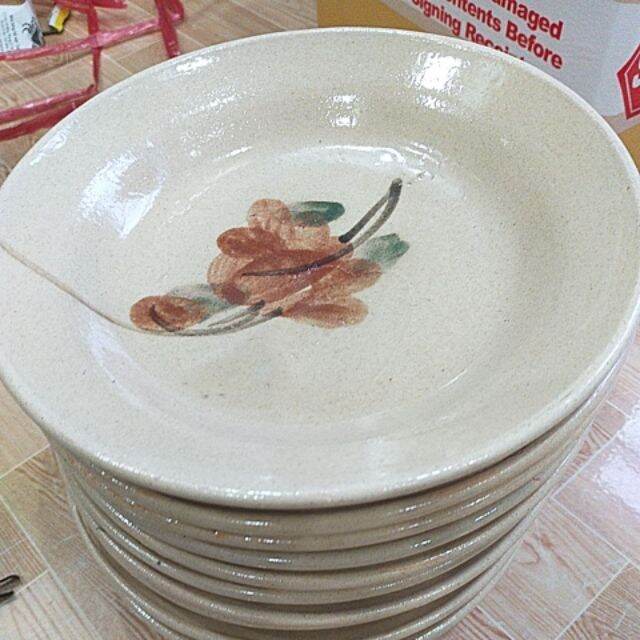 Dĩa cơm bằng đá
