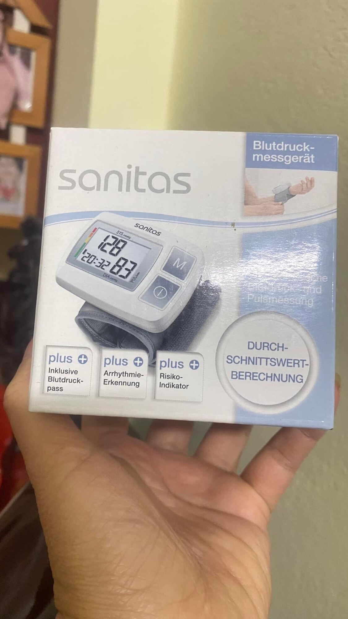 áy đo huyết áp cổ tay Sanitas SBC 23 - Đức