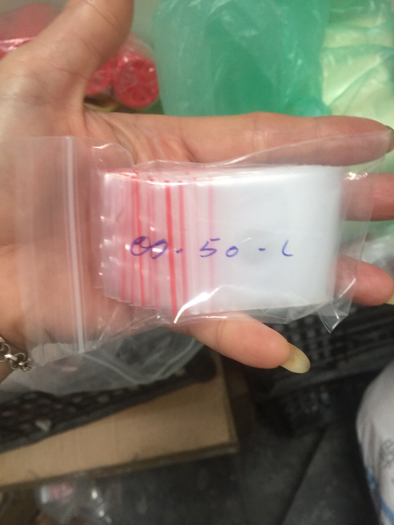 50c túi bóng zip miết mép viền đỏ số 00-.số 5