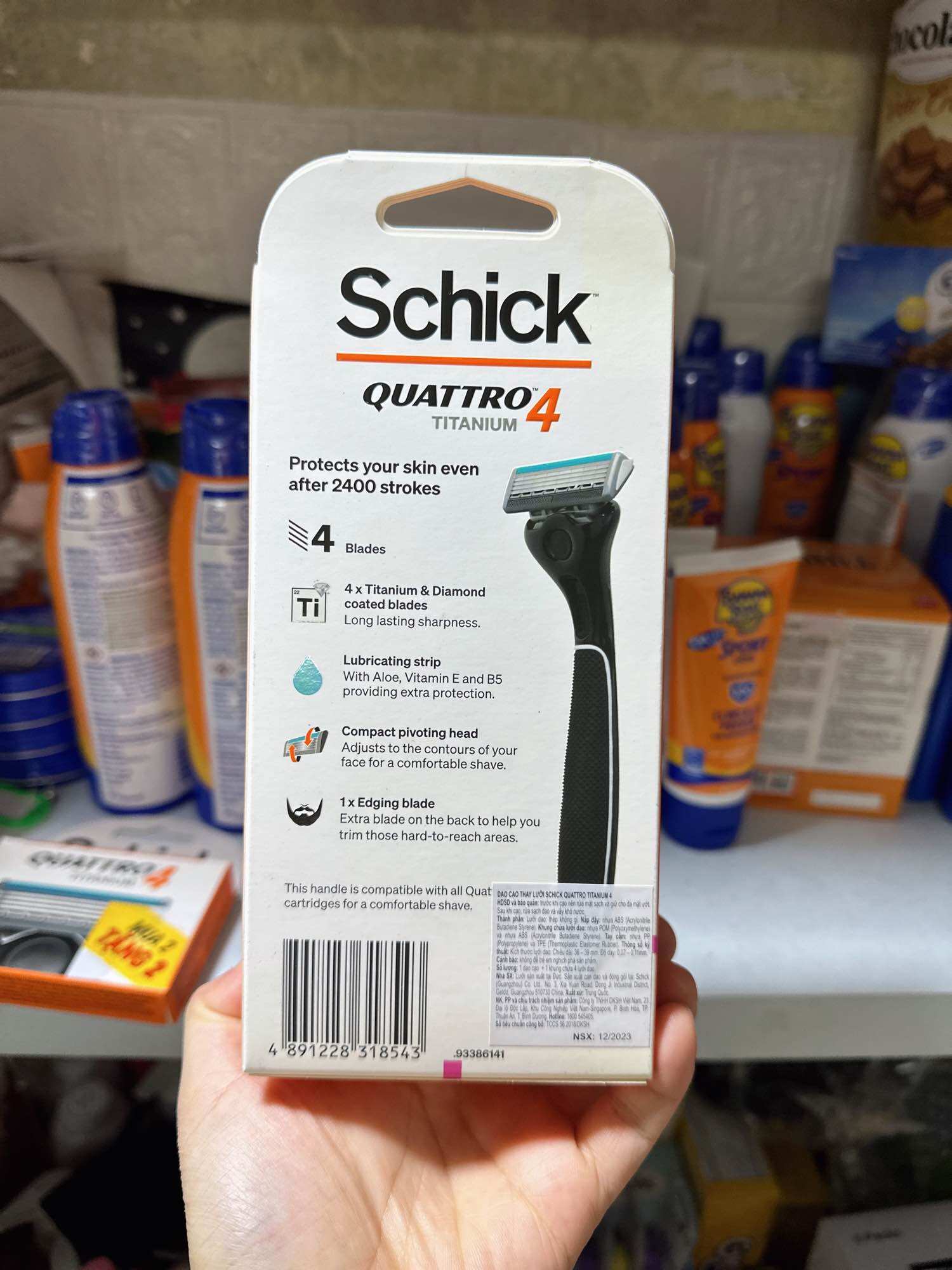 Dao Cạo Râu SCHICK QUATTRO TITANIUM 4 lưỡi (Tặng Thêm 1 Lưỡi trị giá 25k)