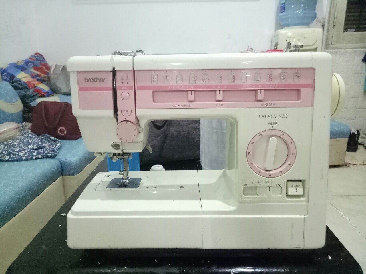 Máy may gia đình brother đa chức năng.