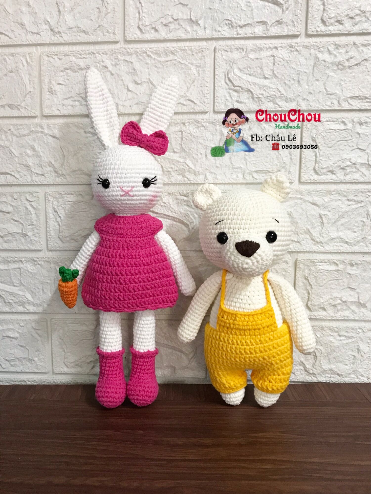 Thú len nhồi bông handmade - Gấu mặc yếm (23 cm)