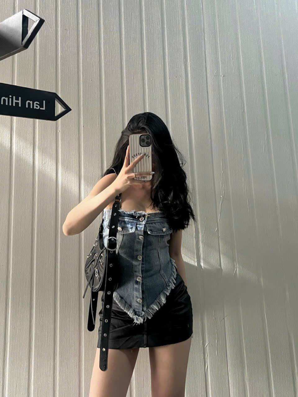 Áo ống jean cúc vạt xéo