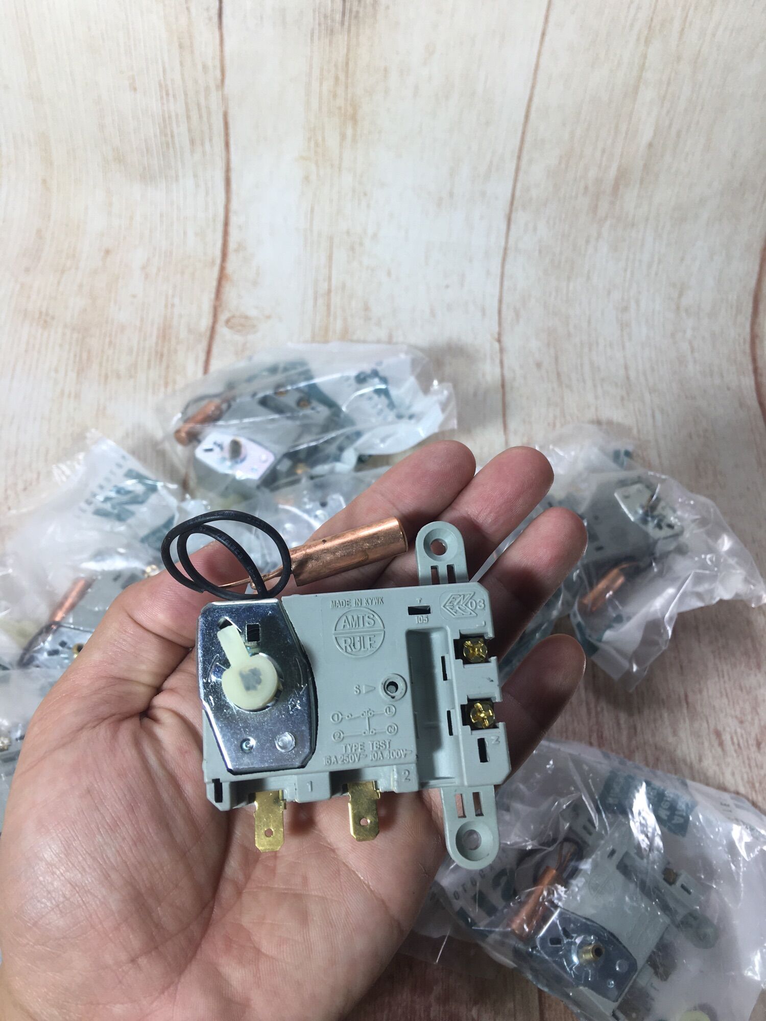 Rơ le máy nước nóng  ariston