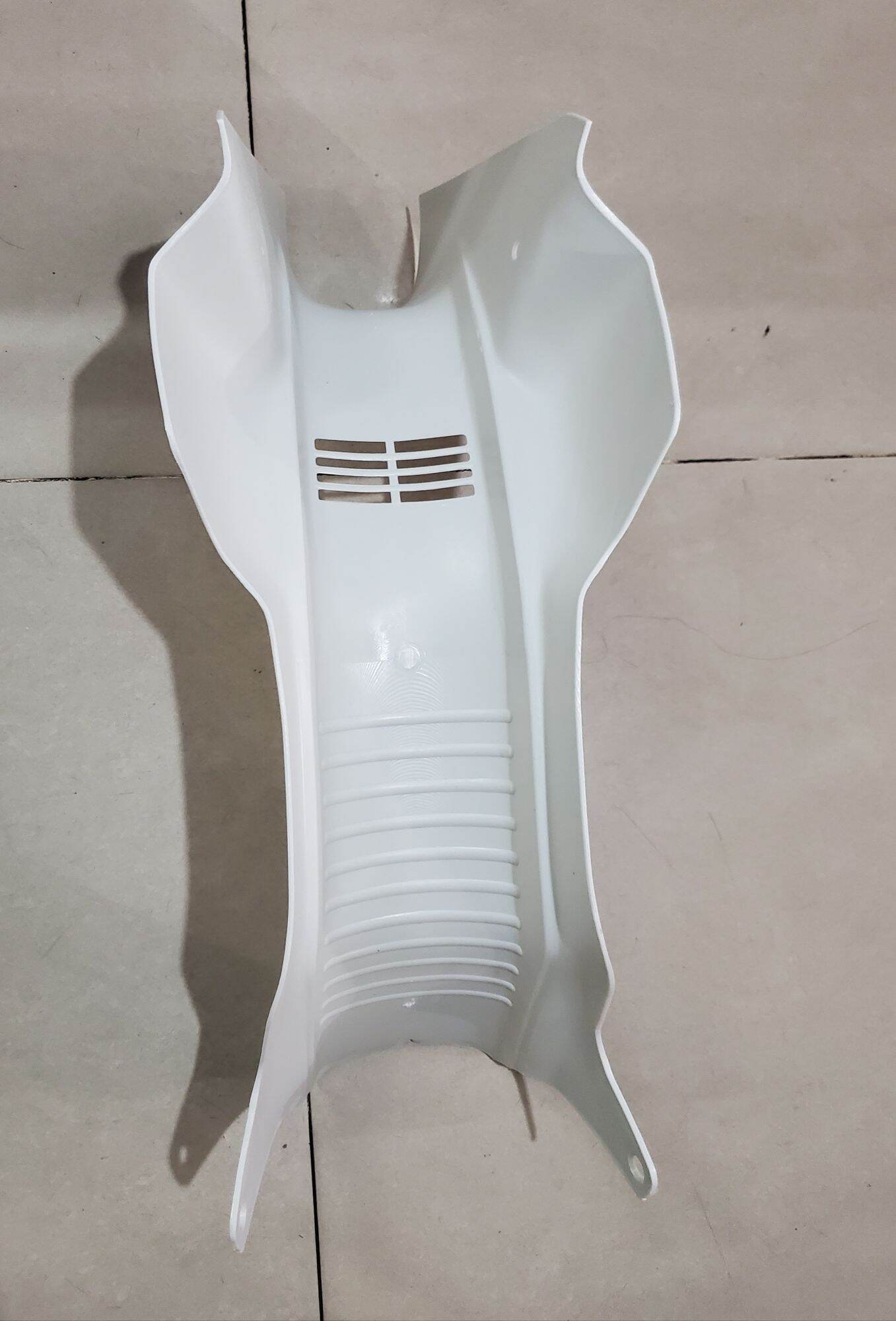 Yếm bửng xe cúp 81