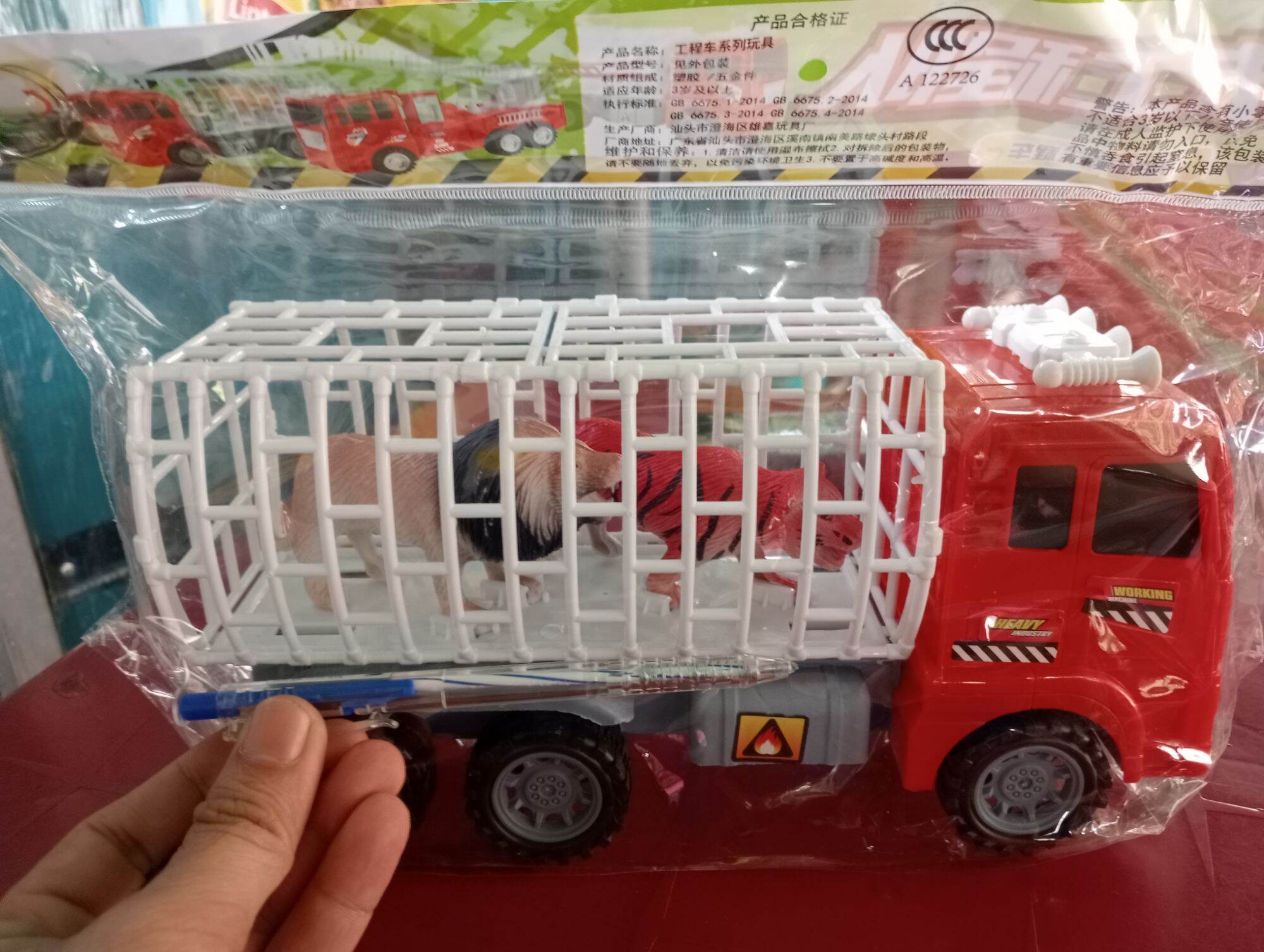 Đồ chơi xe tải chở hàng chạy trớn
