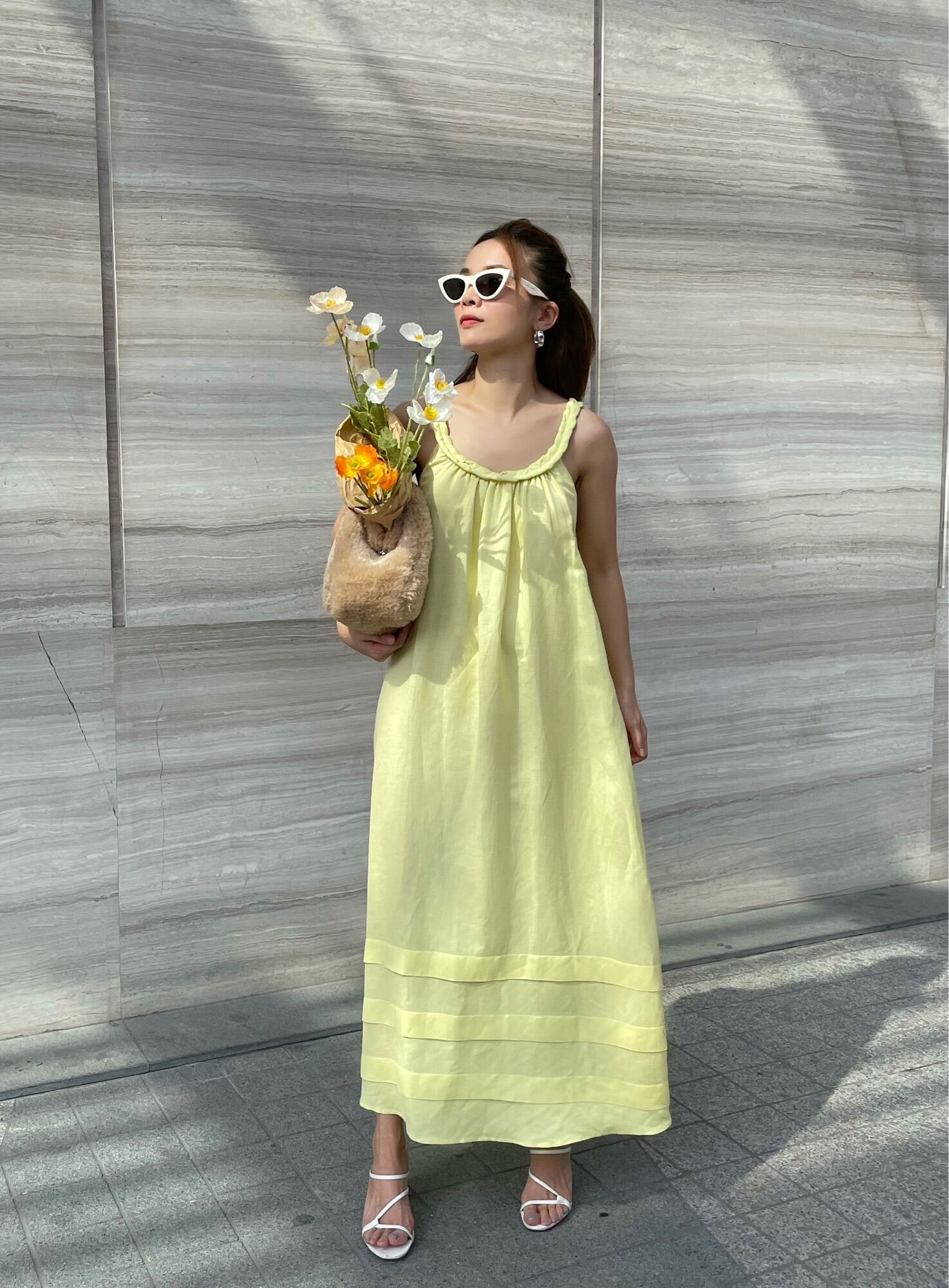 Đầm linen vàng chanh cổ yếm sy store