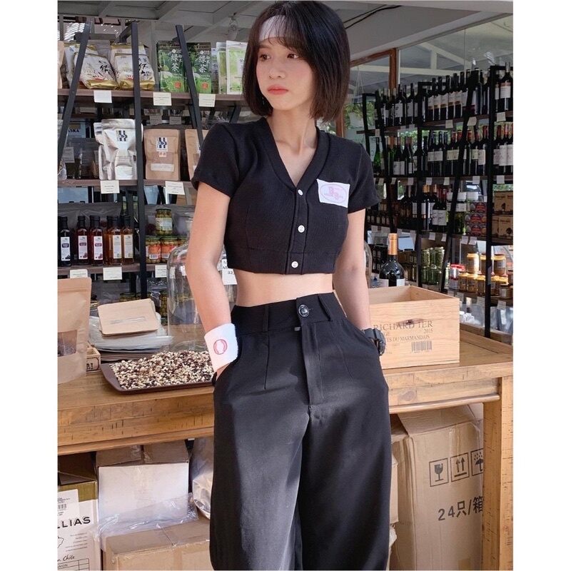 Áo croptop thêu logo xinh M16