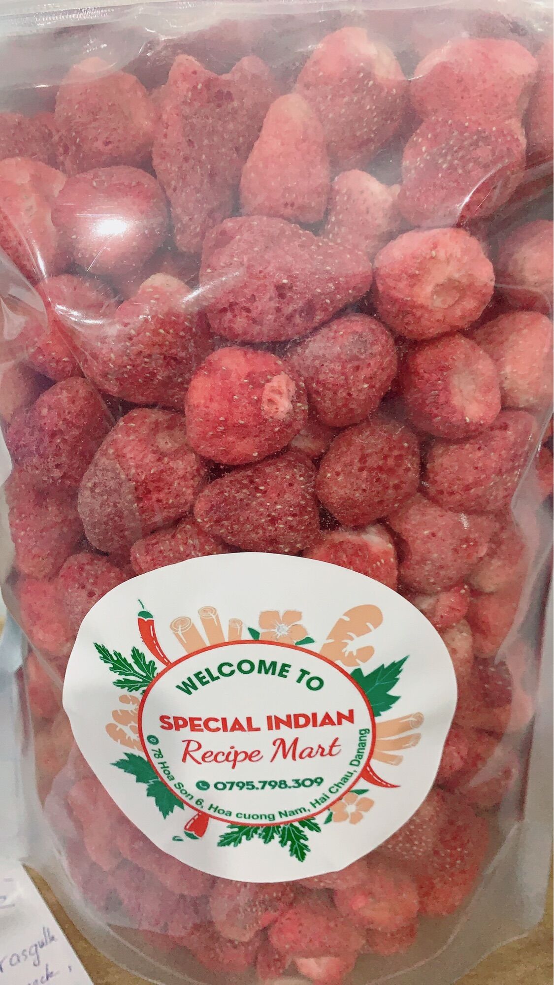 Dried Strawberry (Dâu Tây Sấy Giòn Nguyên Trái) 250g