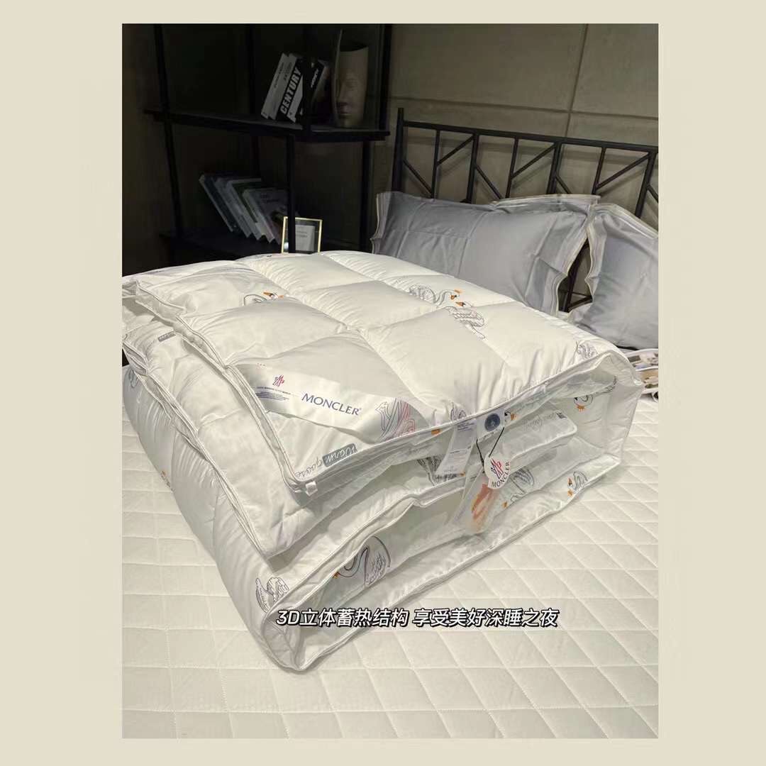 Chăn lông vũ Moncler Pháp nặng 3kg size 2m x 2m3